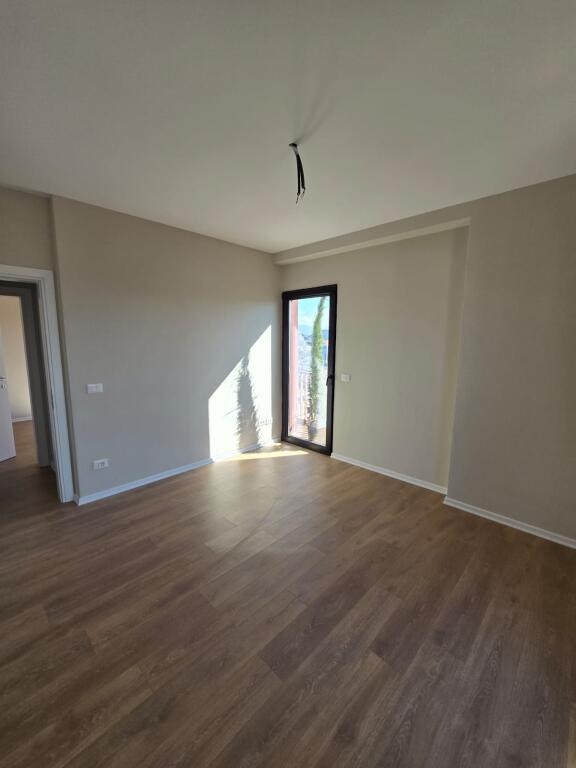 📌Jepet me Qira – Ambient Zyre në Garden Building, Tiranë