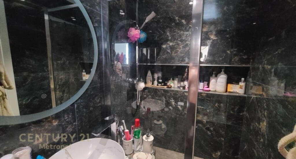 Jeepet me qira apartament 1+1 tek Rruga e Kosovarëve