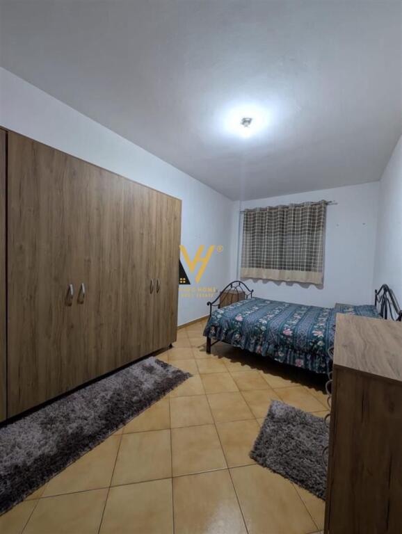 JEPET APARTAMENT 2+1+BLK ME QERA TE FRESKU 450 EURO