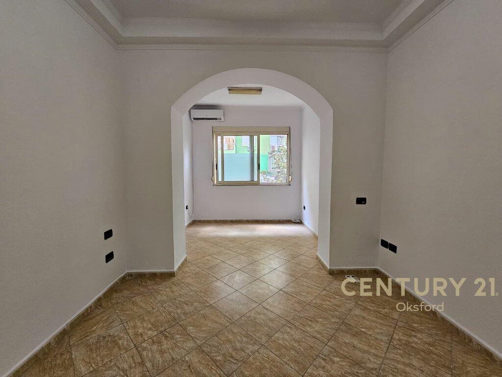 JEPET ME QERA APARTAMENT PER ZYRA NE BLLOK