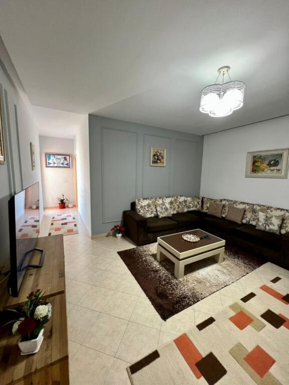 Shitet apartament 2+1 ne Misto Mame