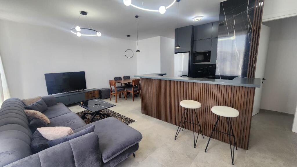 Apartament për qera 2+1+2+post parkimi – Liqeni i Thatë