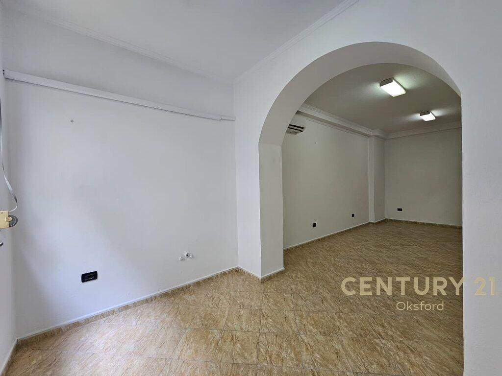 JEPET ME QERA APARTAMENT PER ZYRA NE BLLOK
