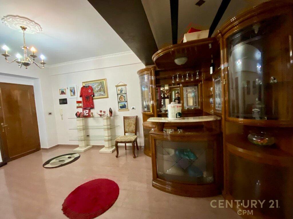 Apartment 2+1 for Sale 🏙️ with Separate Kitchen, near “Petro Nini” High School – Excellent Investment Opportunity!