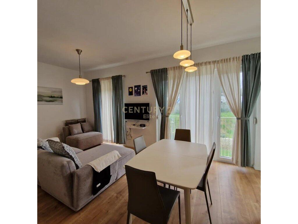 QIRA, APARTAMENT 2+1+DEPO+1 POST PARKIMI NE NJE NGA ZONAT PRANE LIQENIT TE THATE.