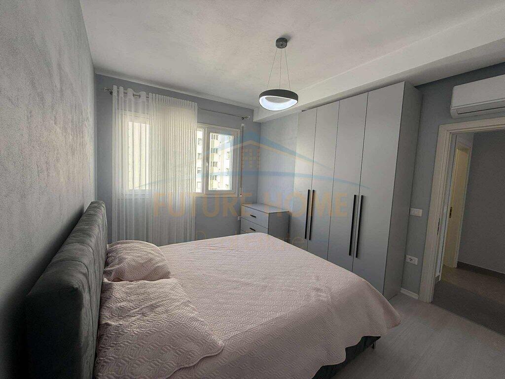 Qera, Apartament 2+1+Post parkimi , Unaza e Re. 700 €