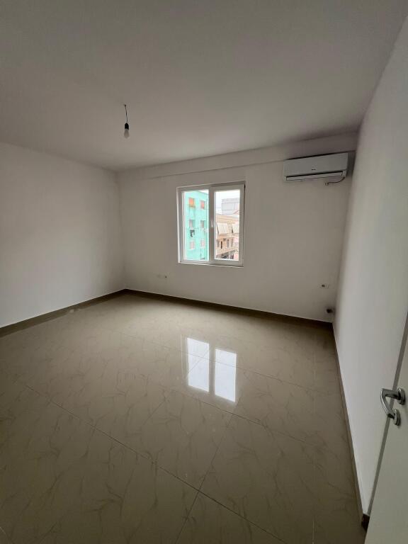 APARTAMENT ME QERA 1+1