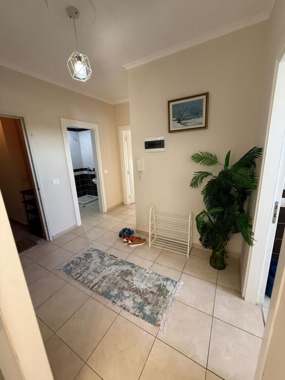 jepet me qera apartament ne plepa me pamje nga deti