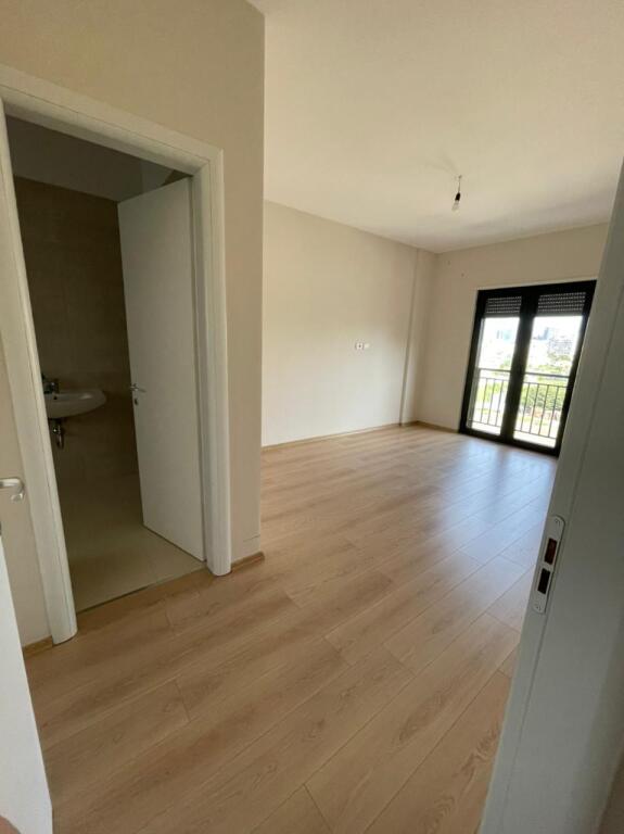 Jepet me qira 2+1+2+parkim BOSH TE GREEN CITY 550€