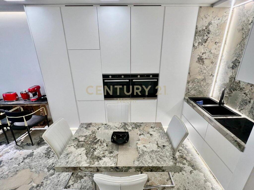 Qira – Apartament Deluxe 1+1 me Post Parkimi dhe Pamje nga Liqeni Artificial🌿