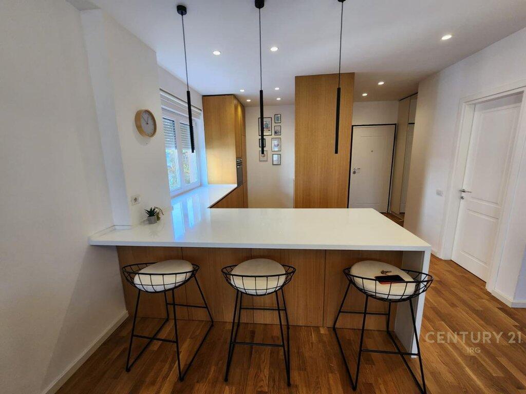 Apartament me qera 3+1 tek Touch of the Sun!