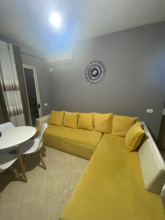 1+1,i mobiluar te bar returni ne astir,cmimi 430 euro