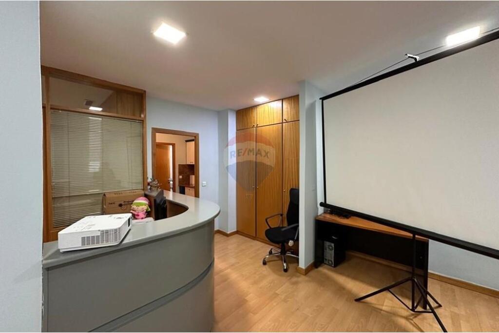 Apartament - Për Shitje - Sheshi Skënderbej, Tiranë (ID: 530191070-31)