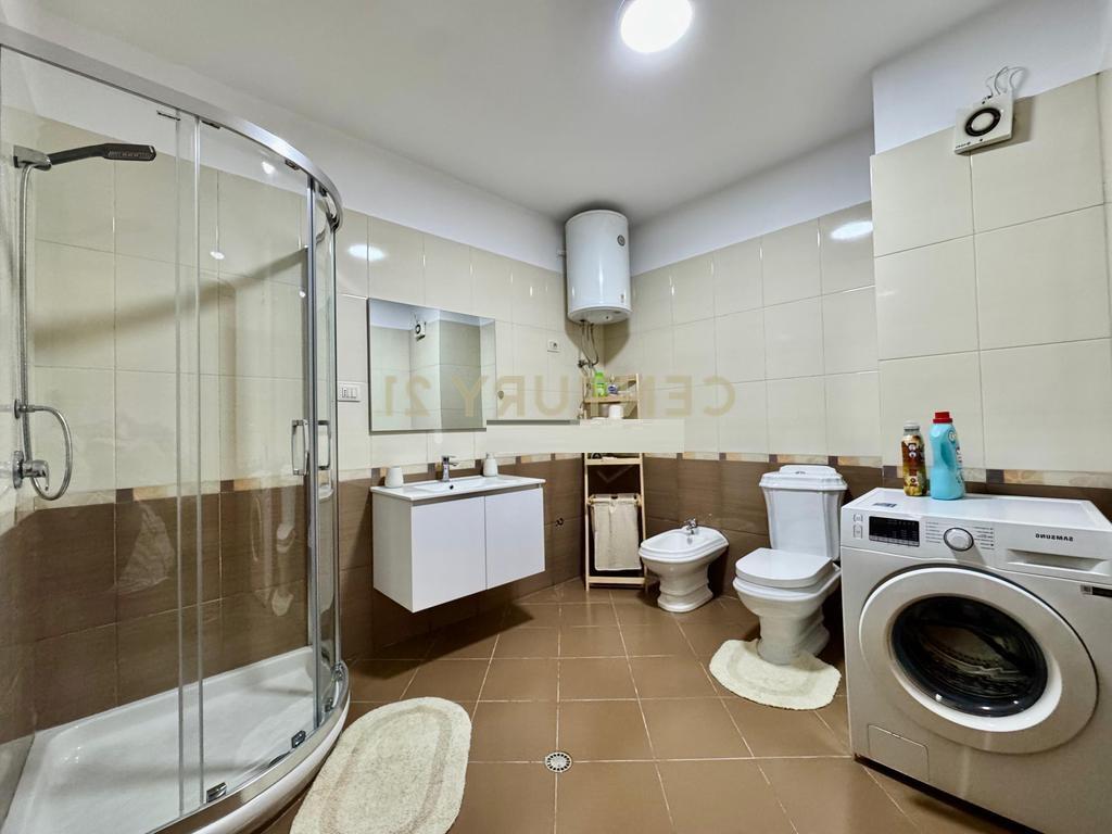 JEPET ME QIRA, APARTAMENT MODERN 1+1, RRUGA KAVAJËS