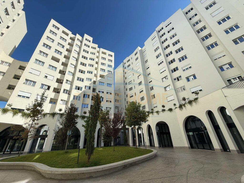 Qera, Apartament 2+1+Post parkimi , Unaza e Re.