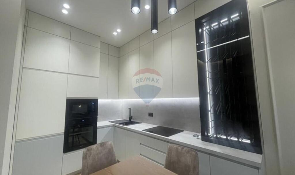 Apartament 1+1 për qira – Square 21, Tiranë