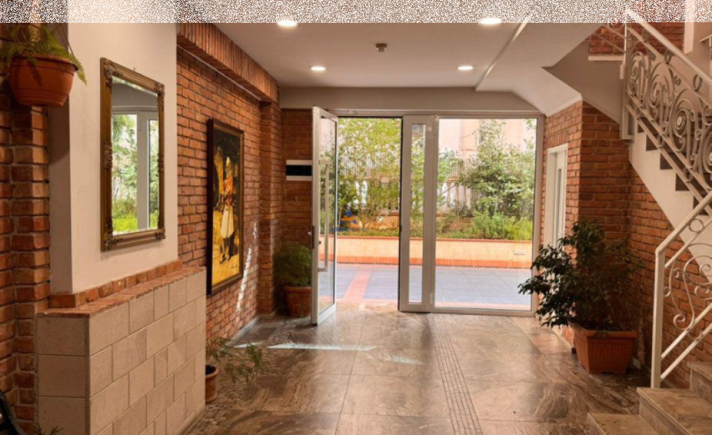 UFFICIO IN AFFITTO 56M2 "VIA THEMISTOKLI GERMENJI, CENTRO" 780 EURO