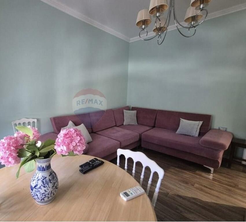 Jepet per qira apartament 2+1 prane Rruga Elbasanit