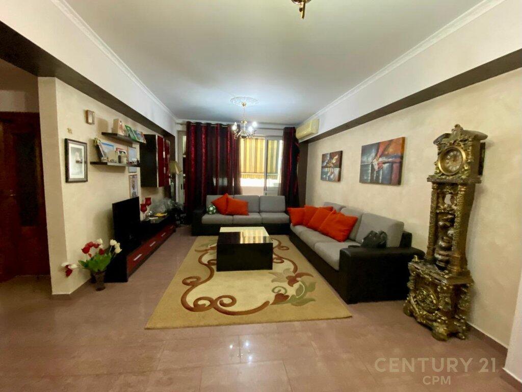 Apartment 2+1 for Sale 🏙️ with Separate Kitchen, near “Petro Nini” High School – Excellent Investment Opportunity!