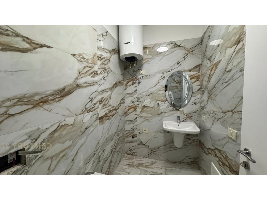 FOR RENT 1+1 APARTMENT + PARKING SPACE AT ''REZIDENCA MINE PEZA''