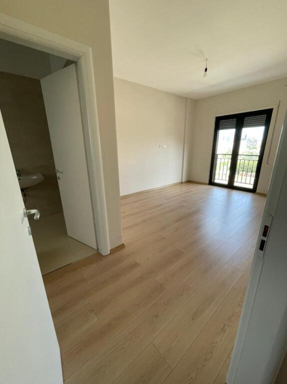 Jepet me qira 2+1+2+parkim BOSH TE GREEN CITY 550€