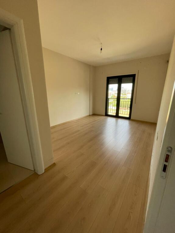 Jepet me qira 2+1+2+parkim BOSH TE GREEN CITY 550€
