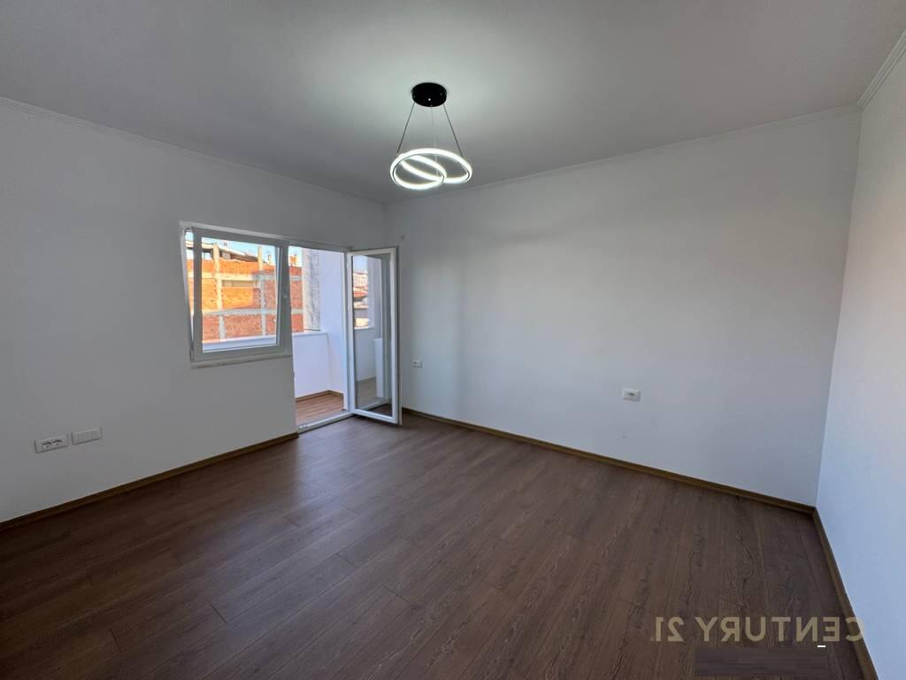 FOR SALE APARTMENT 2+1  XHAMLLIK!
