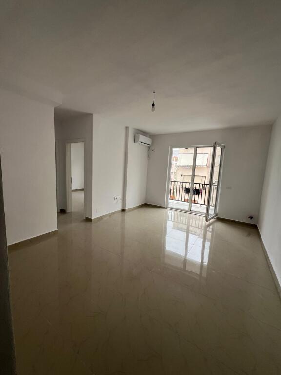 APARTAMENT ME QERA 1+1