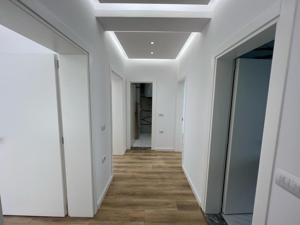 📣 QERA Apartament 2+1 📍 Prane Kafe Flores , Qender Tirane 💶 Cmimi 900€