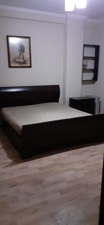 Jepet me qira apartamenti 2+1 , Kristal Center