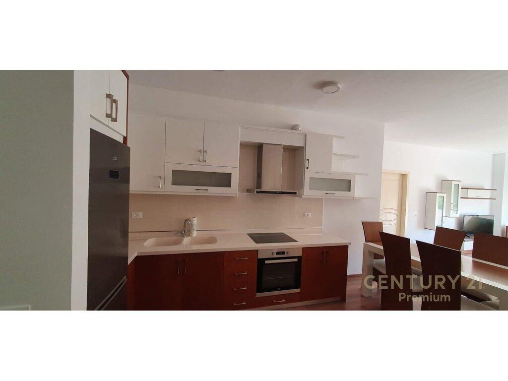 Jepet me qira apartament 2+1+2 bashkë me post parkimi në zonën e Kopshti Botanik!