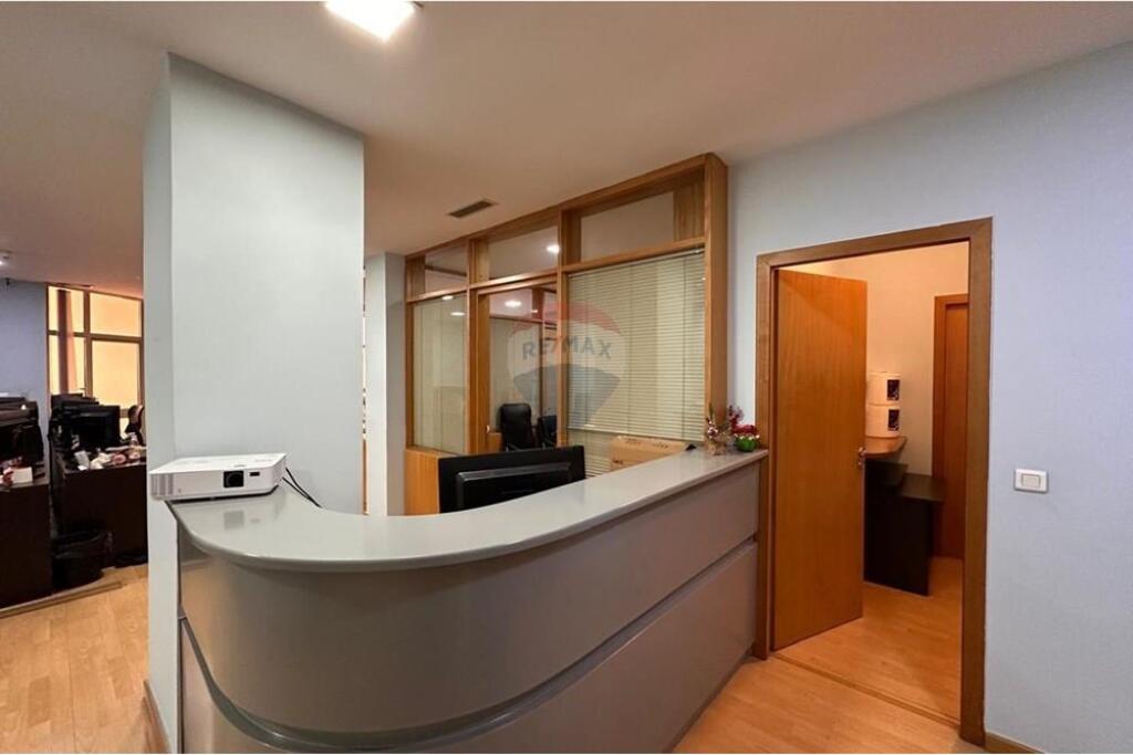 Apartament - Për Shitje - Sheshi Skënderbej, Tiranë (ID: 530191070-31)