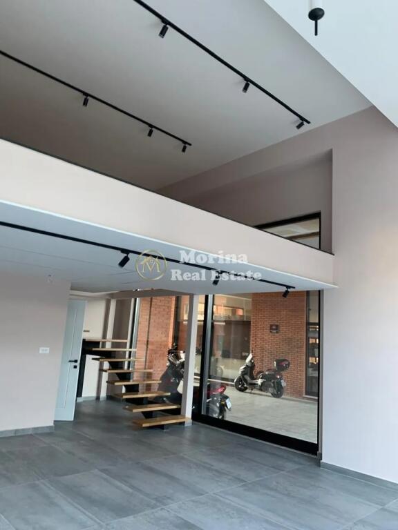 Affitto, Spazio Commerciale Duplex, , Città degli Studenti, 1200 Euro/ Mese