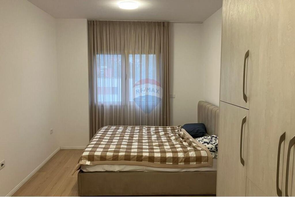Apartament 2+1+2 me Qira te Kopeshti botanik  !