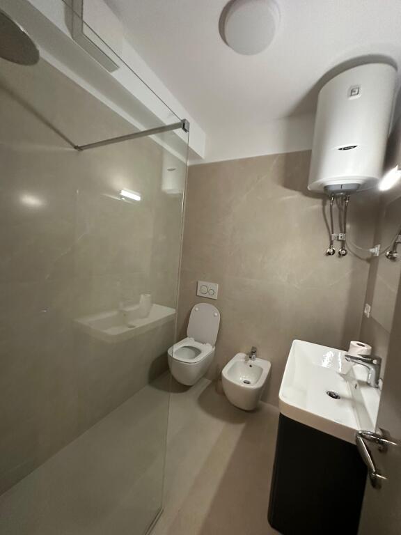 Ofrohet apartament 2+1+2 me qera tek Vilat e Arabit  LINZE