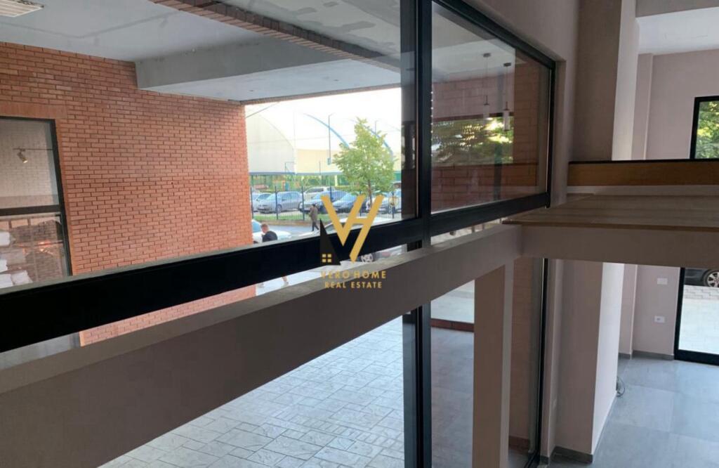 JEPET ZYRE 100 M2 DUBLEX ME QERA TE BIRRA TIRANA 1.200 EURO