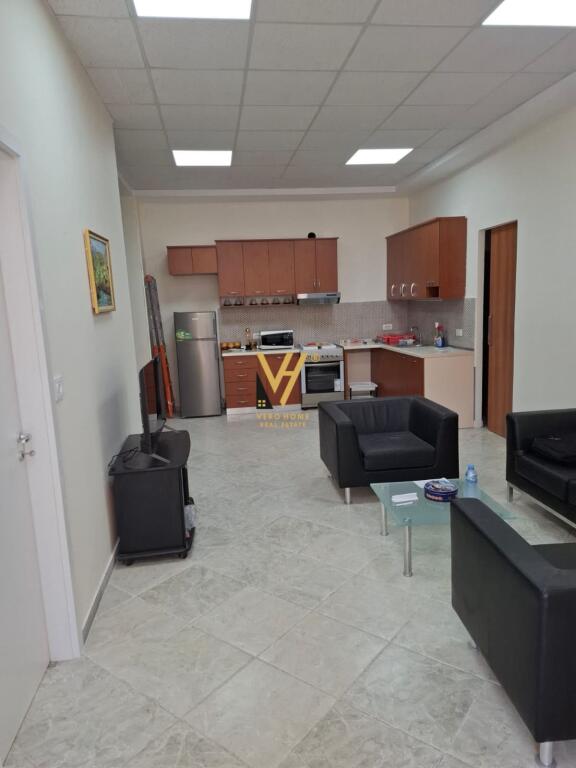 JEPET APARTAMENT 2+1 ME QERA TE AMBASADA KINEZE 80.000 LEKE