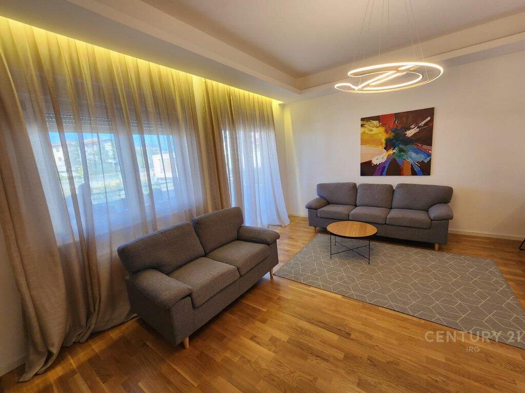 Apartament me qera 3+1 tek Touch of the Sun!