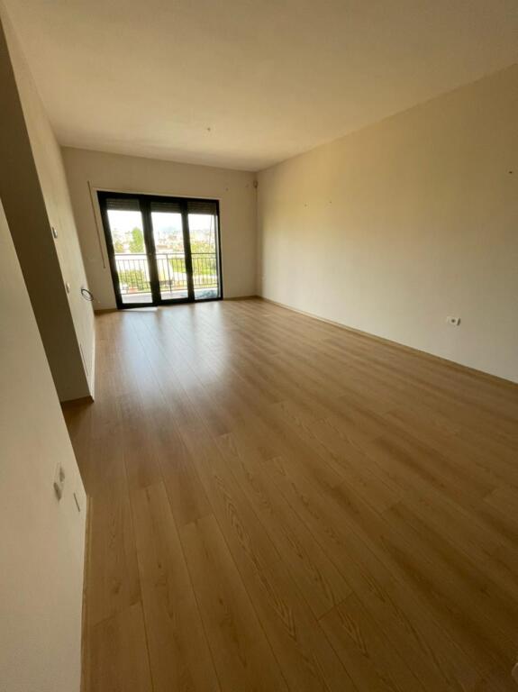 Jepet me qira 2+1+2+parkim BOSH TE GREEN CITY 550€