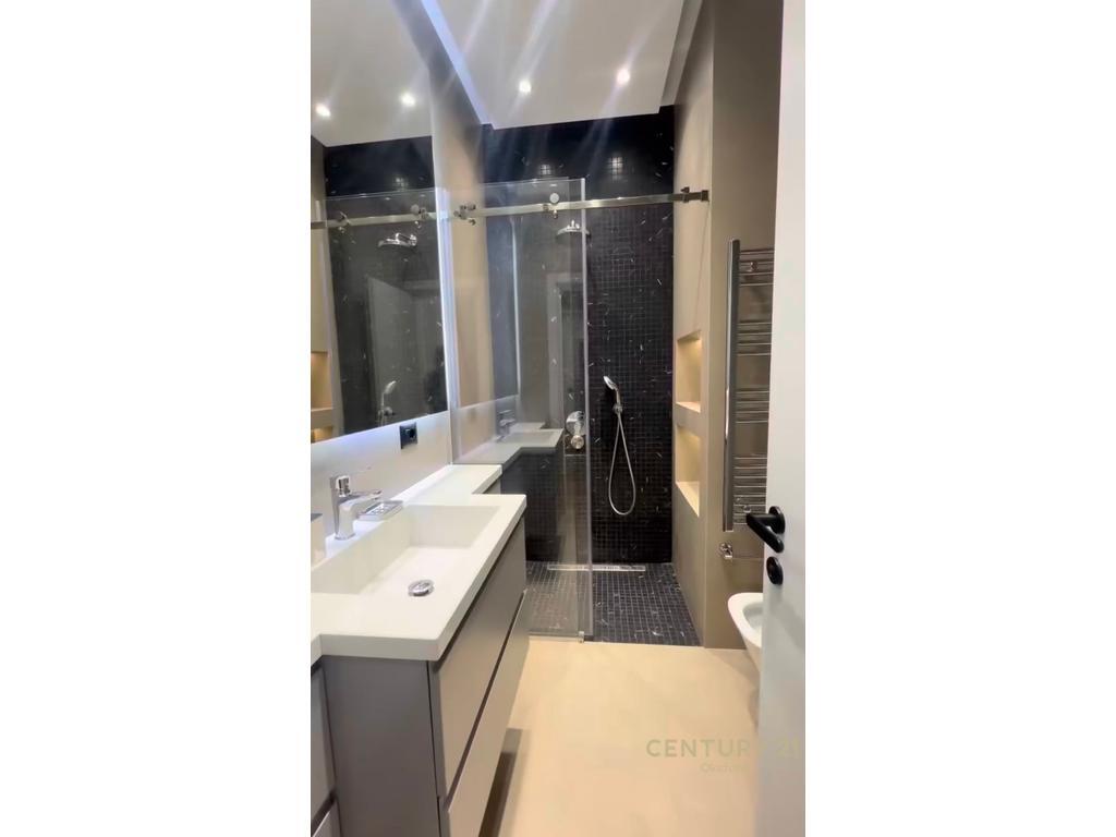 APARTAMENT 1+1+POST PARKIMI ME QIRA, TEK SQUARE 21, RRUGA E KAVAJËS!