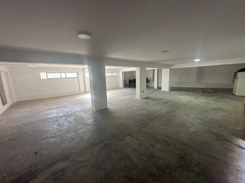 Locale magazzino in affitto – open space, in Via “Jordan Misja”, Tirana.