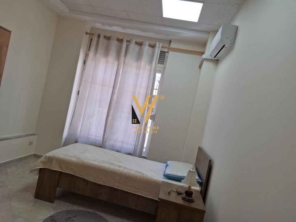 JEPET APARTAMENT 2+1 ME QERA TE AMBASADA KINEZE 80.000 LEKE