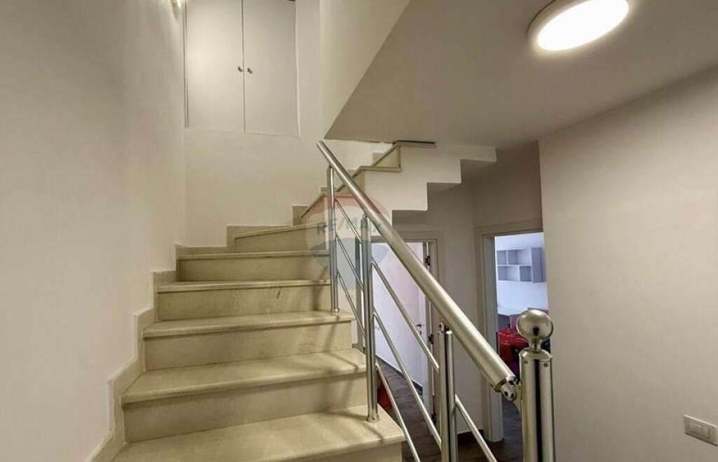 Dupleks 2+1 për qira – Kodra e Diellit 2, Tiranë