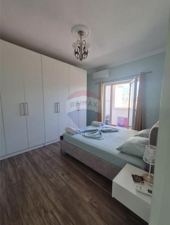 Jepet per qira apartament 2+1 prane Rruga Elbasanit