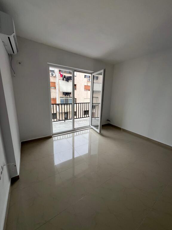 APARTAMENT ME QERA 1+1