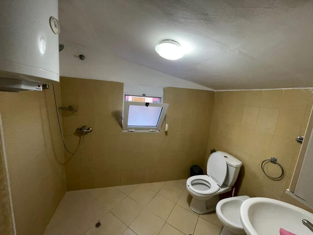 Jepet Apartament Me Qera ,Tek Kinostudio