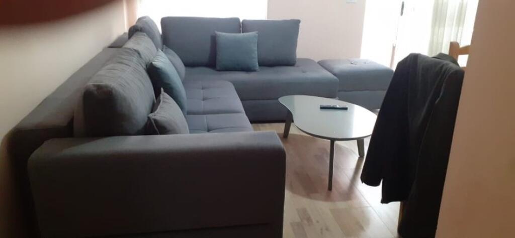 Jepet me qira apartamenti 2+1 , Kristal Center