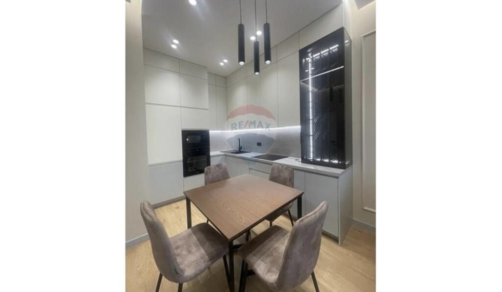 Apartament 1+1 për qira – Square 21, Tiranë