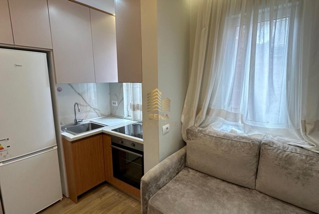 Qira, Apartament 1+1, Myslym Shyri, 50,000 Lek