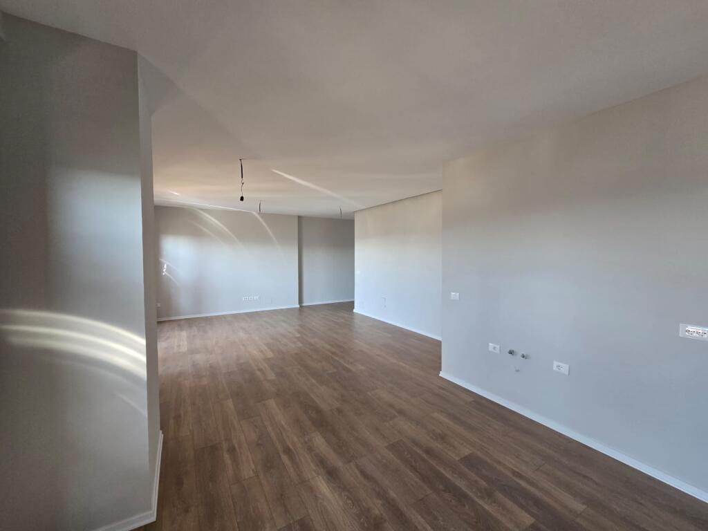 📌Jepet me Qira – Ambient Zyre në Garden Building, Tiranë